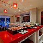 伊兹密尔阿利亚加希尔顿汉普顿酒店 酒店 4*