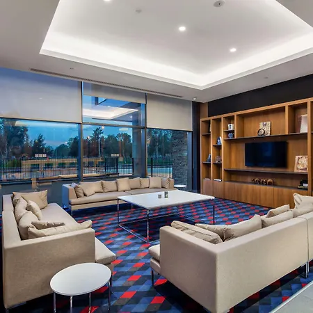 Hampton By Hilton Izmir Hotel 4*