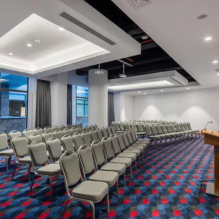 Hotel Hampton By Hilton Izmir
