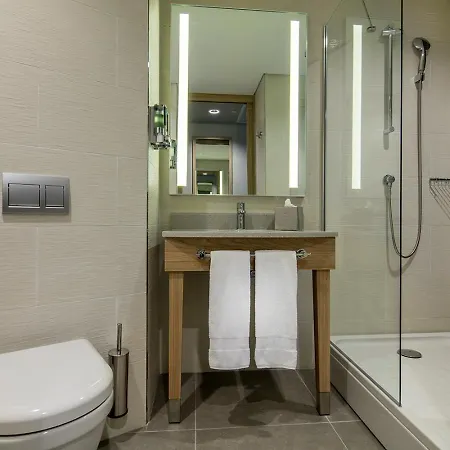 Hampton By Hilton Izmir Hotel 4*