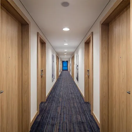 Hampton By Hilton Izmir Hotel