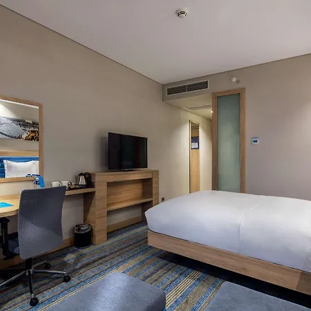 Hampton By Hilton Izmir ホテル 4*