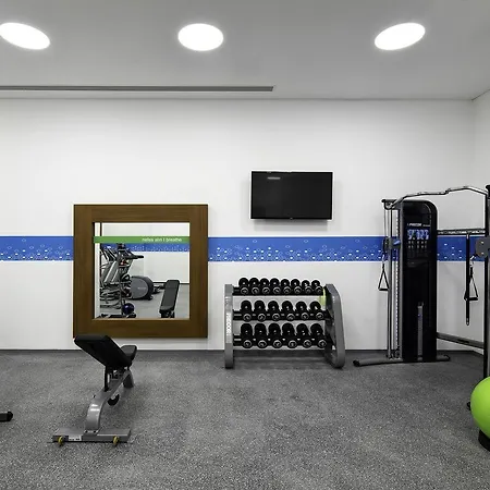Hampton By Hilton Izmir Hotel 4*