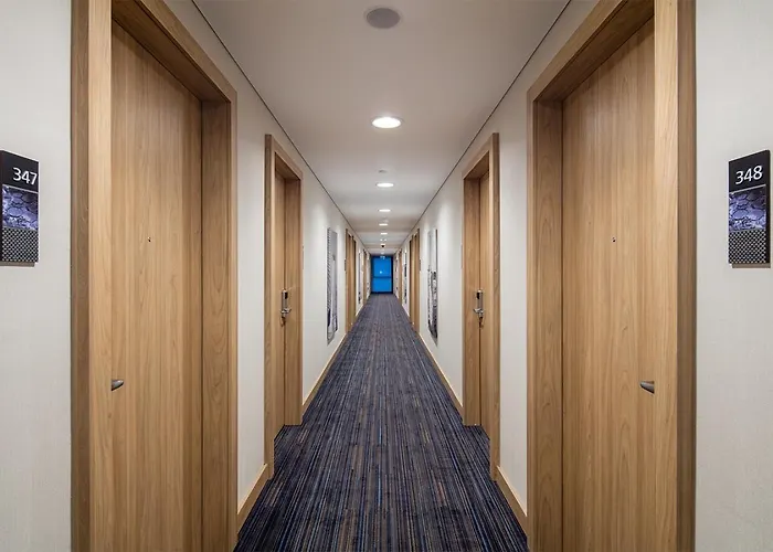 Hampton By Hilton Izmir Otel