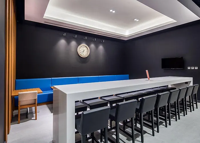 Otel Hampton By Hilton Izmir 4*