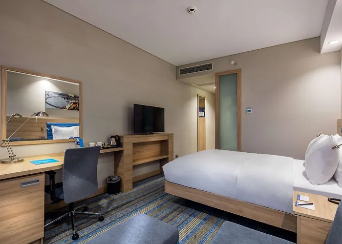 Hampton By Hilton Izmir Otel 4*