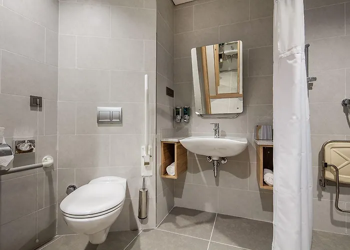 Hampton By Hilton Izmir Otel