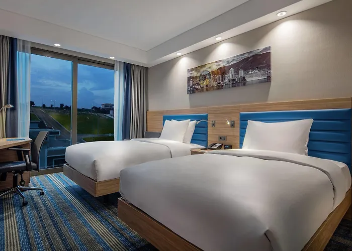 Otel Hampton By Hilton Izmir 4*