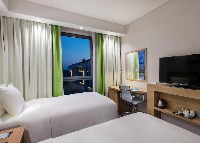 Hampton By Hilton Izmir Otel 4*