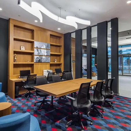 Hampton By Hilton Izmir 4*