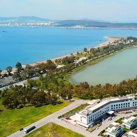 Hampton By Hilton Izmir 4*