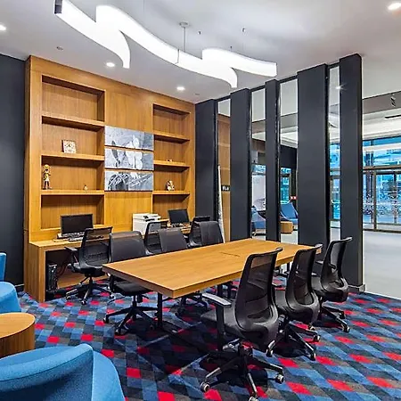 Hampton By Hilton Izmir 4*