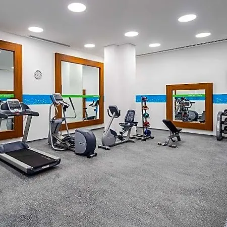 Hampton By Hilton Izmir Hotel
