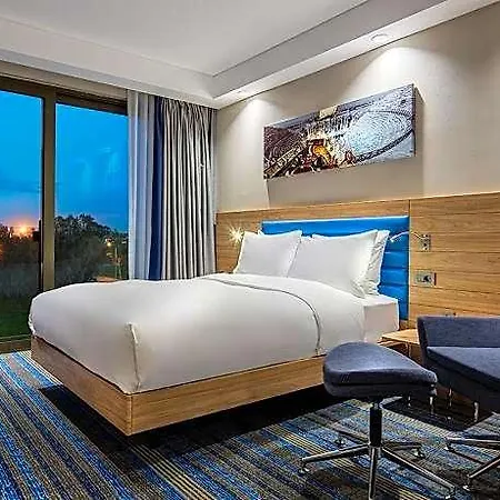 Hampton By Hilton Izmir Hotel
