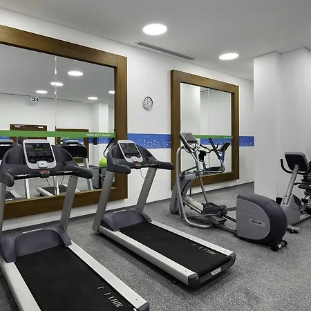 Hampton By Hilton Izmir מלון Aliaga