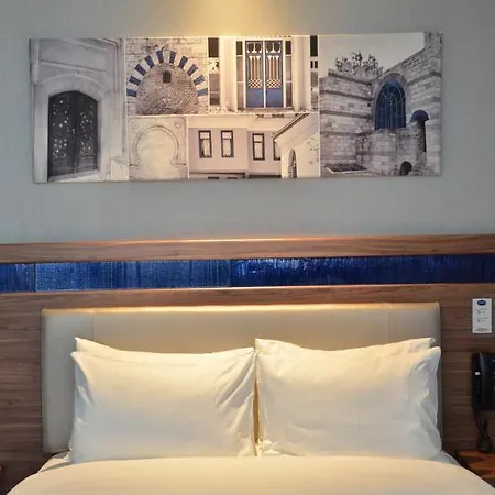 Hampton By Hilton Izmir מלון Aliaga