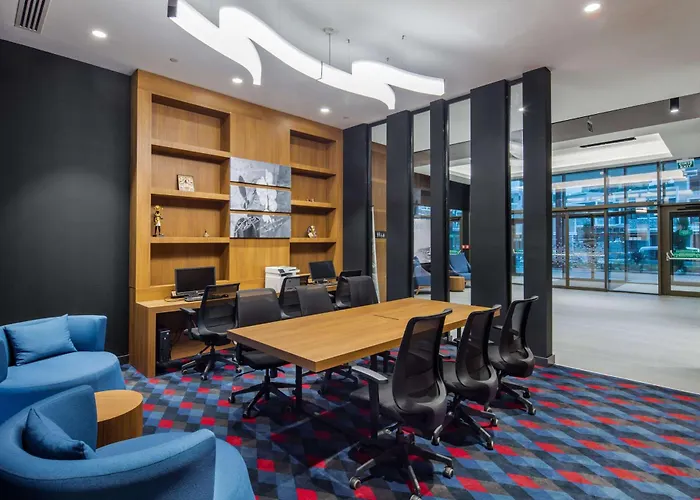 Hampton By Hilton Izmir 4*