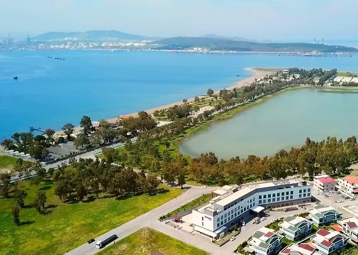 Hampton By Hilton Izmir 4*